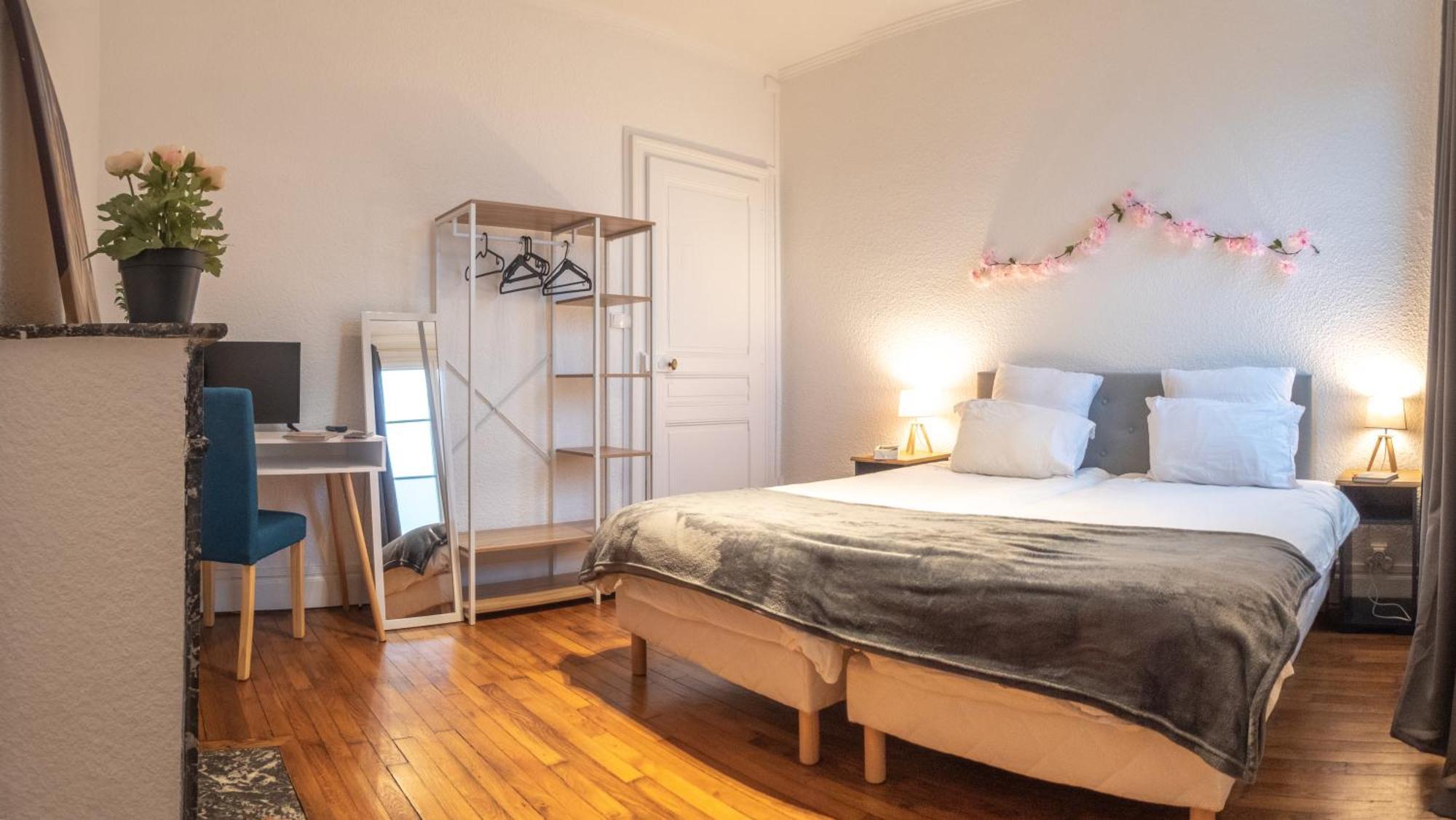 L'Amour De La Paix - Centre-Ville - Jardin - Proche Gare - Tv65"Primevideo - Ambiance Tres Chaleureuse - Parking Gratuit Sous-Video Surveillance Proche - Gere Par Presta-Zen'Services Verdun-sur-Meuse Екстериор снимка